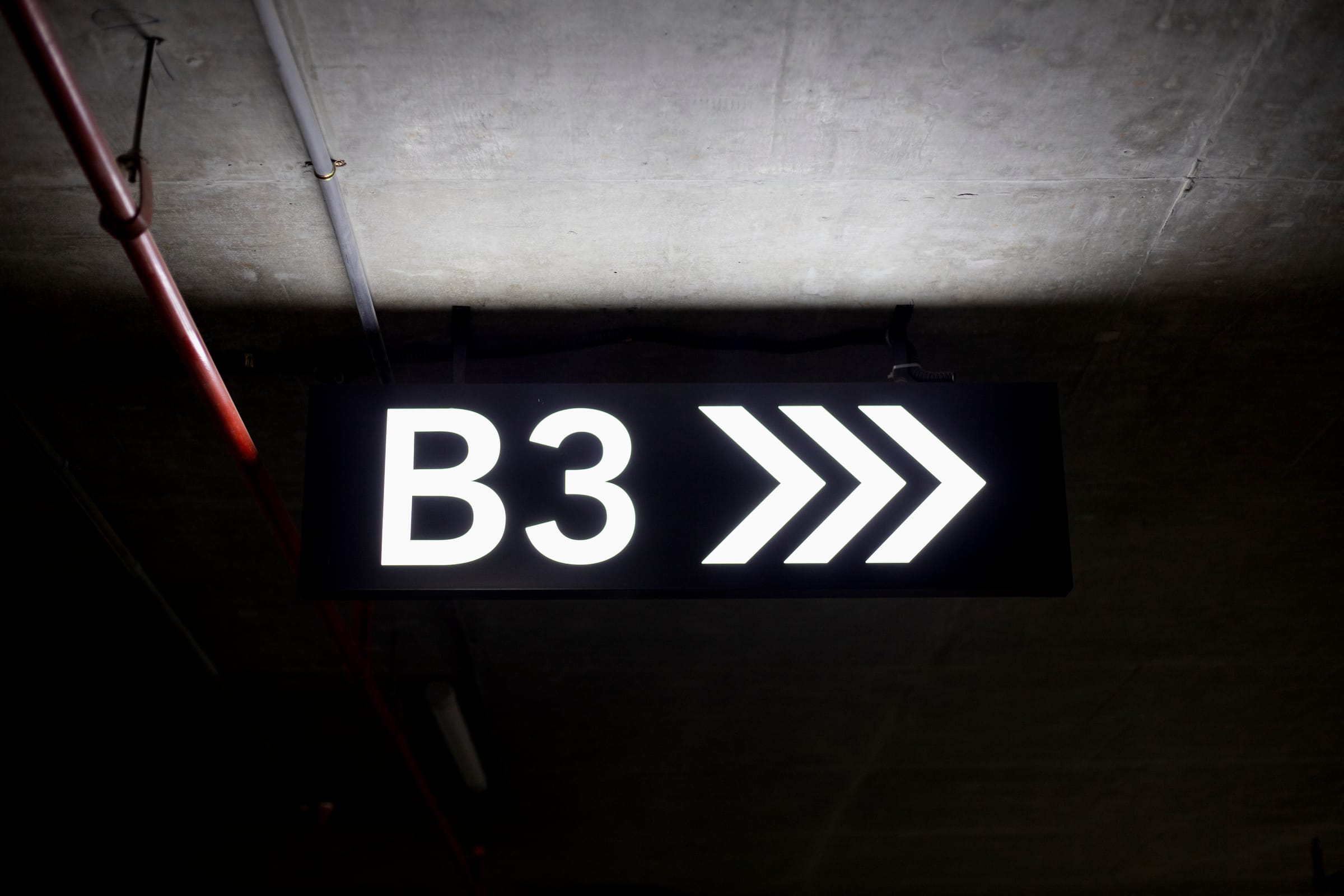 B3, the chevrons